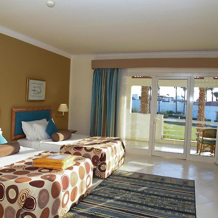 Pickalbatros Golf Beach Resort Şarm El-Şeyh Dış mekan fotoğraf A room at the Hilton Sharm El Sheikh