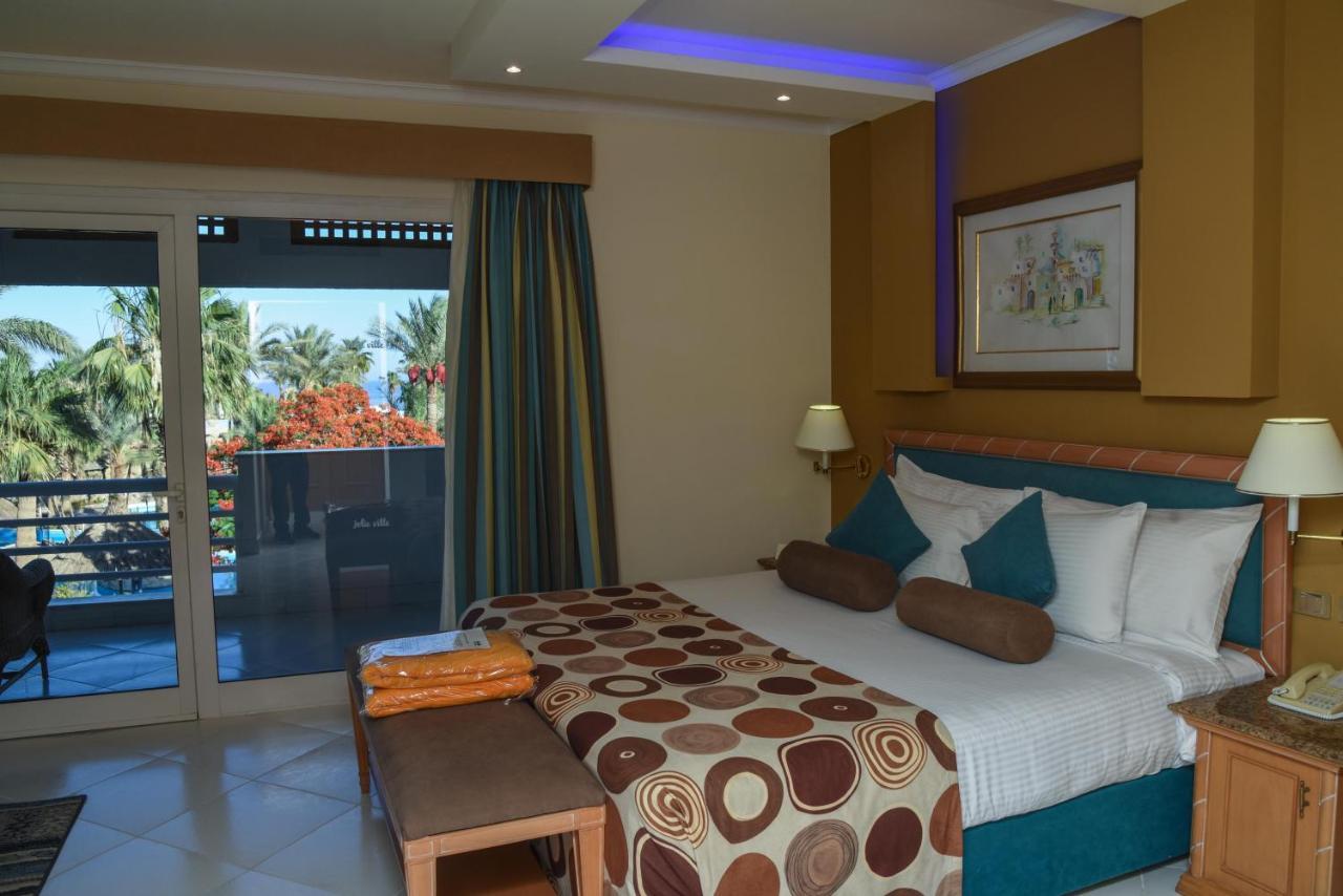 Pickalbatros Golf Beach Resort Şarm El-Şeyh Dış mekan fotoğraf A bedroom at the hotel