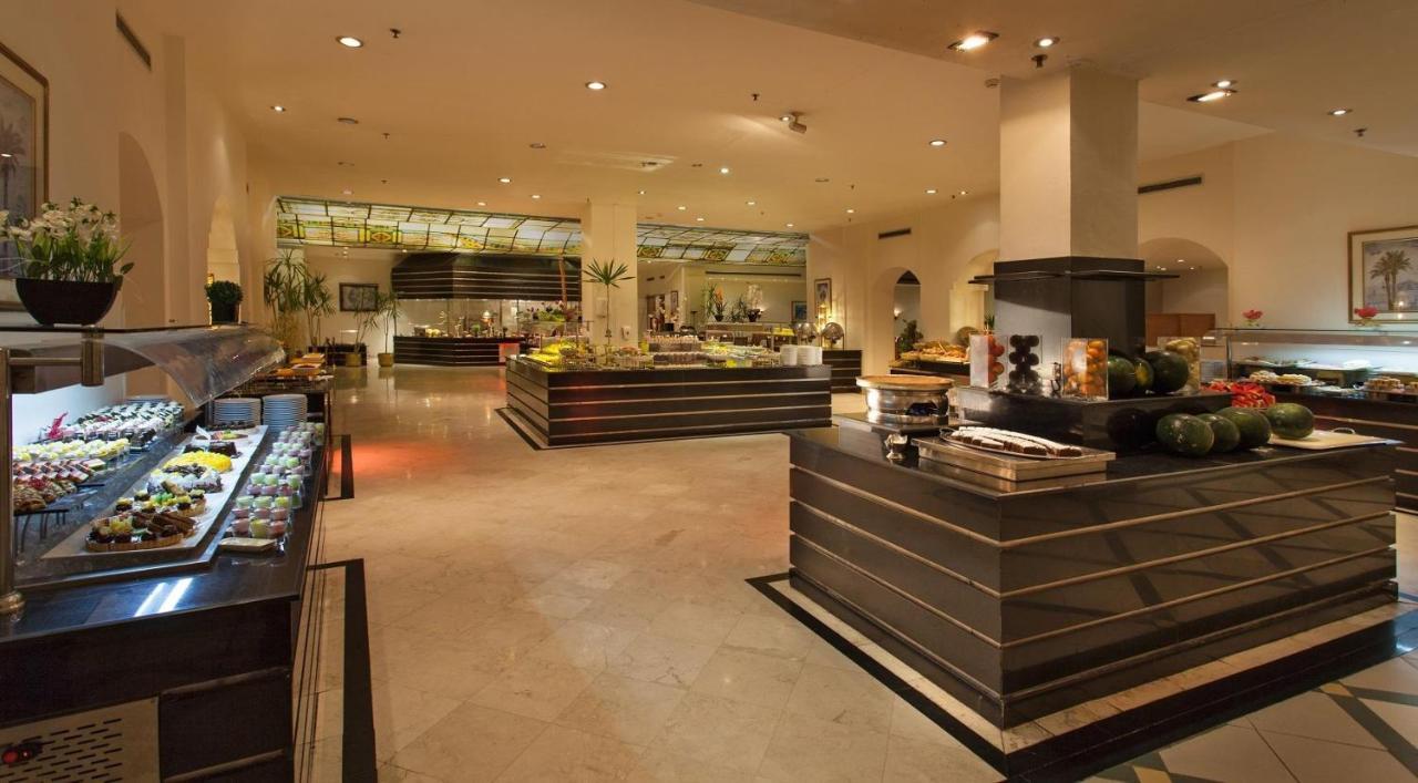 Pickalbatros Golf Beach Resort Şarm El-Şeyh Dış mekan fotoğraf The buffet at the Grand Hyatt Hotel, Amman, Jordan