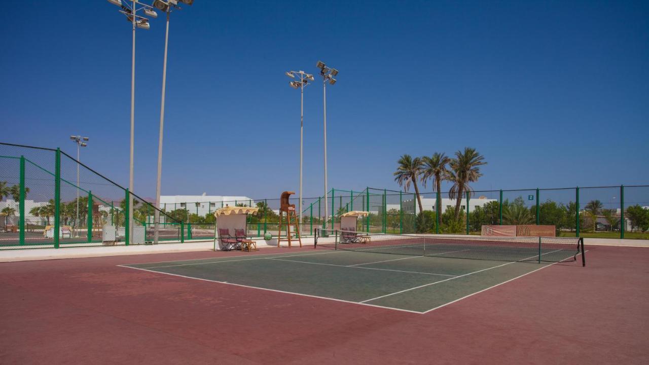 Pickalbatros Golf Beach Resort Şarm El-Şeyh Dış mekan fotoğraf Tennis court